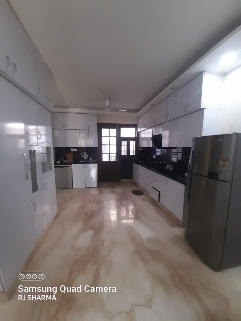 4bhk fully furnished available in in Sector 52 – photo 2