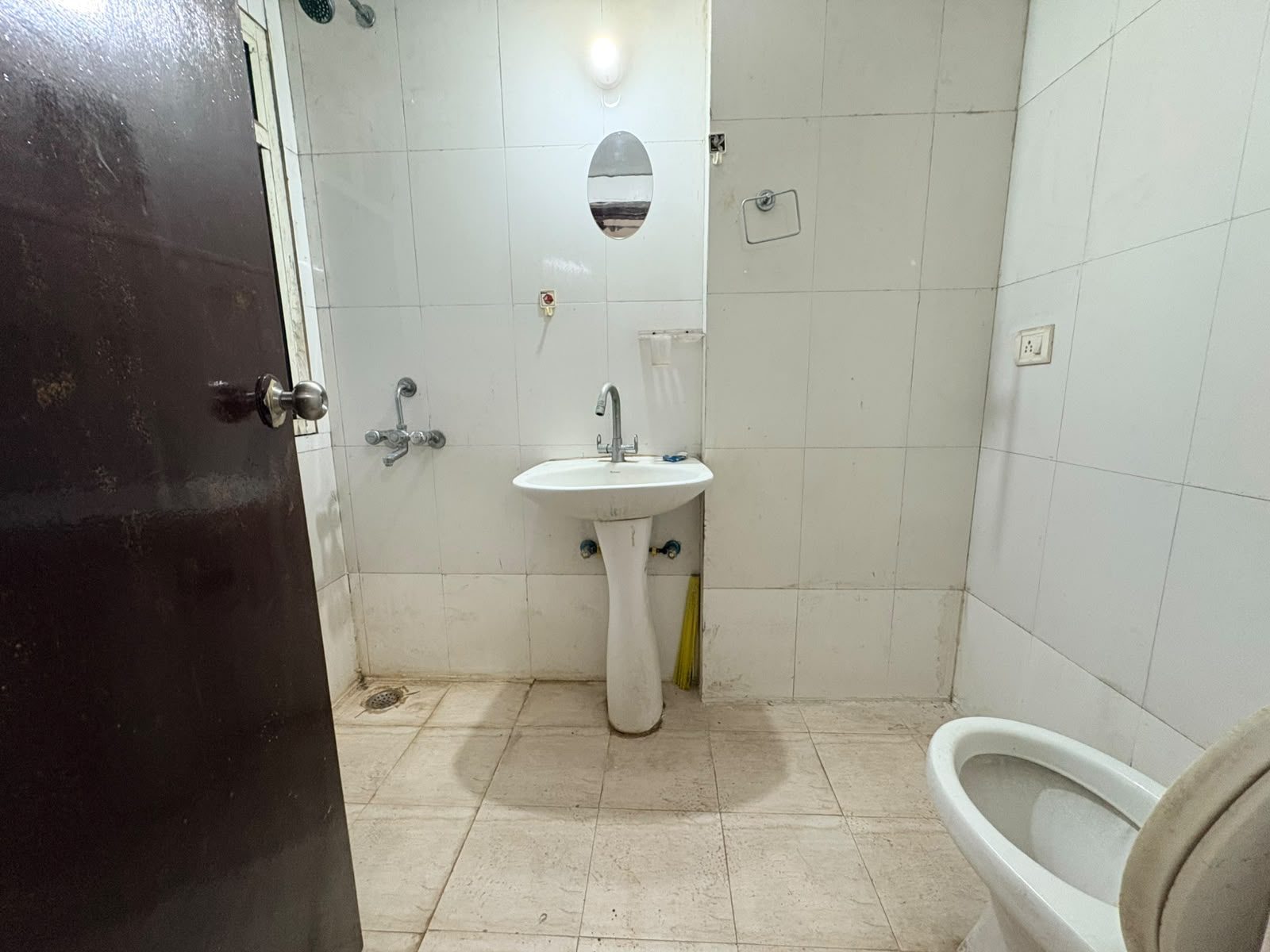Mahagun mantra 2 for Rent in Sector 10, Vaidpura, Greater Noida – photo 4