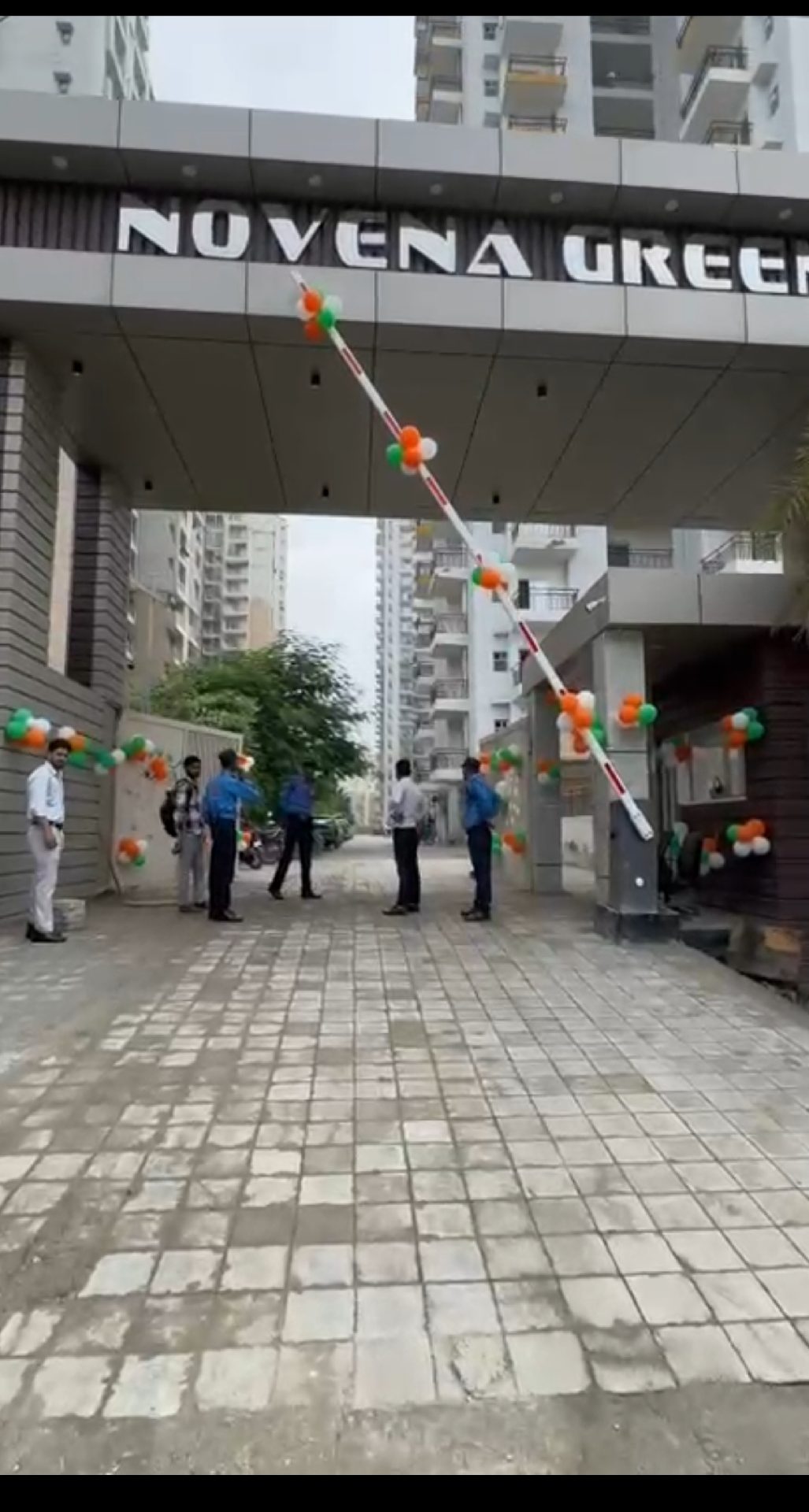 2BHK for Sale in Novena Green Amrapali Centurian Park – photo 1