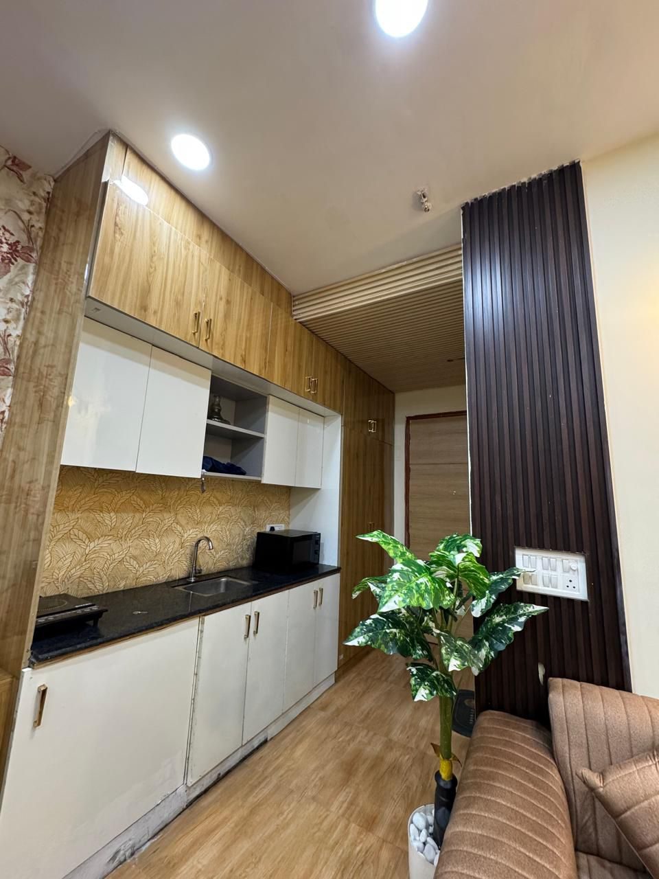 studio apartment for Rent in gaur city center Chowk Greater Noida West Road – photo 2