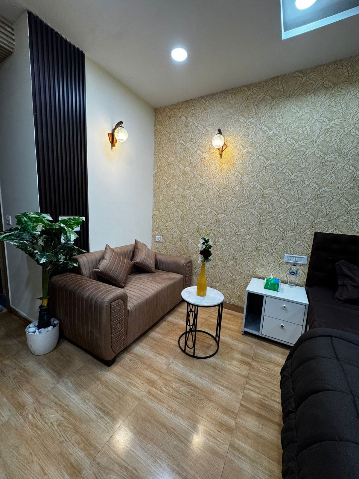 studio apartment for Rent in gaur city center Chowk Greater Noida West Road – photo 4