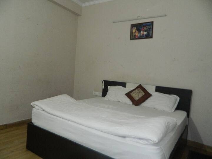 3 BHK fully furnished apartment at patrakaar colony Mansarovar Jaipur in Patrakar Colony – photo 5